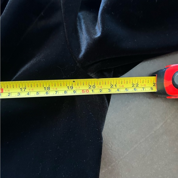 Gentle Fawn Candace Black velvet blazer- Large - Picture 9 of 11